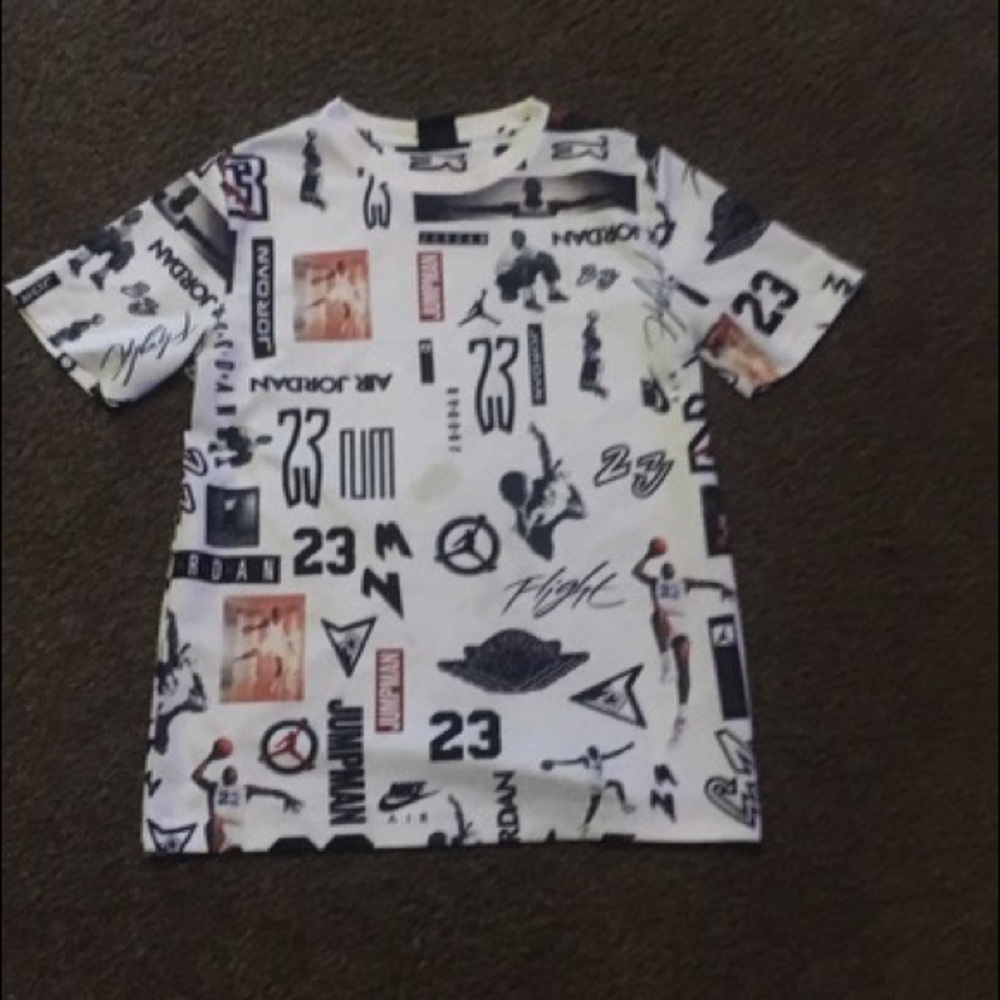 Clothes - Picture 16 of 16